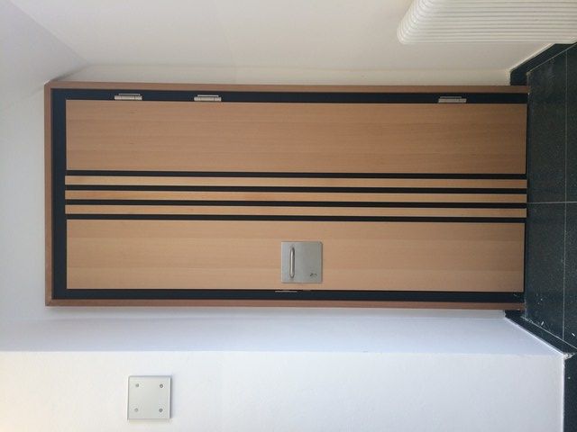 adolf-pichler-platz-gymnasium, innsbruck, klassenzimmertueren, holztuere, vorne